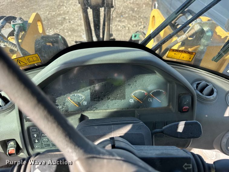 image for item YA1421 2012 Volvo L120G wheel loader