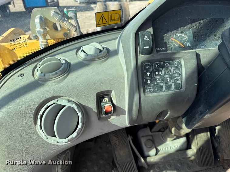 image for item YA1421 2012 Volvo L120G wheel loader