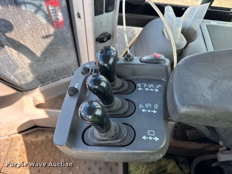 image for item YA1421 2012 Volvo L120G wheel loader