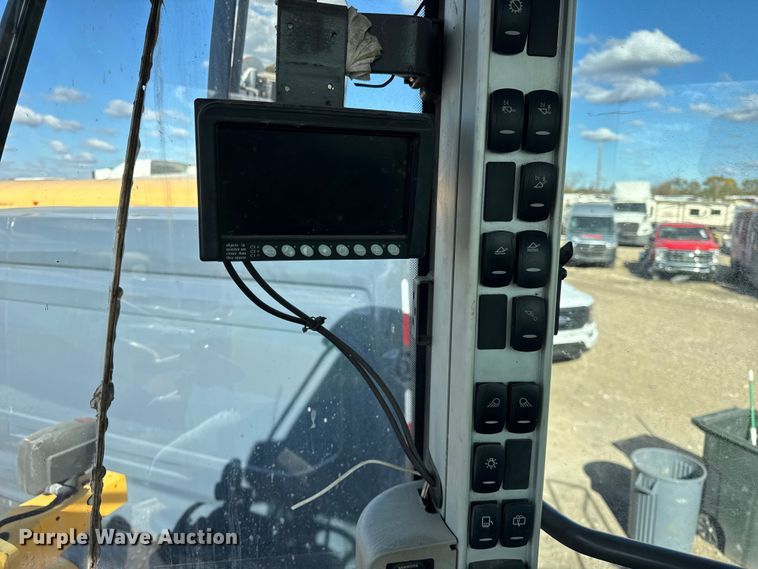 image for item YA1421 2012 Volvo L120G wheel loader