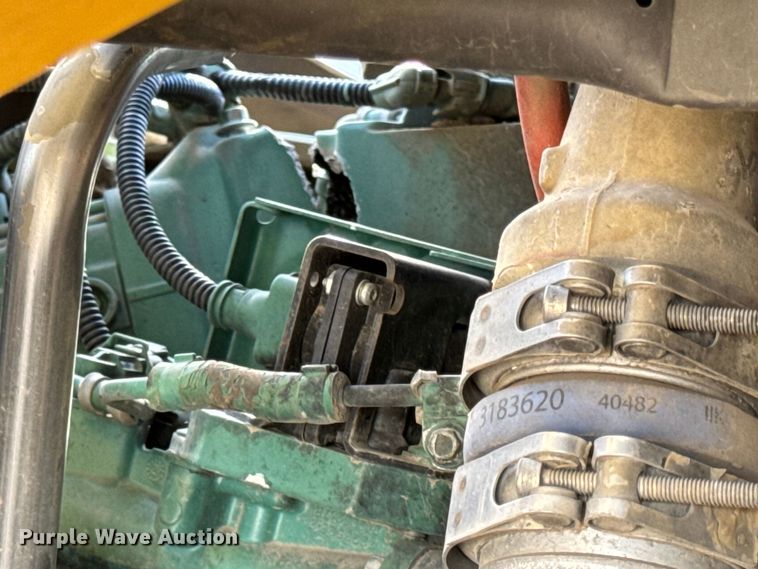 image for item YA1421 2012 Volvo L120G wheel loader