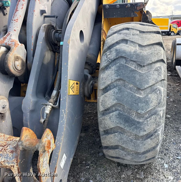 image for item YA1421 2012 Volvo L120G wheel loader