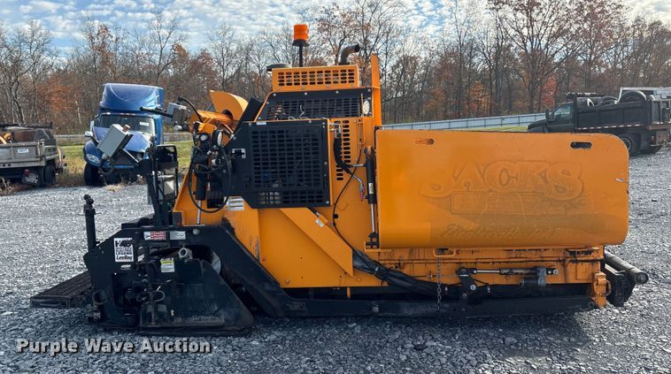 image for item YA1424 2022 LeeBoy 8520B paver