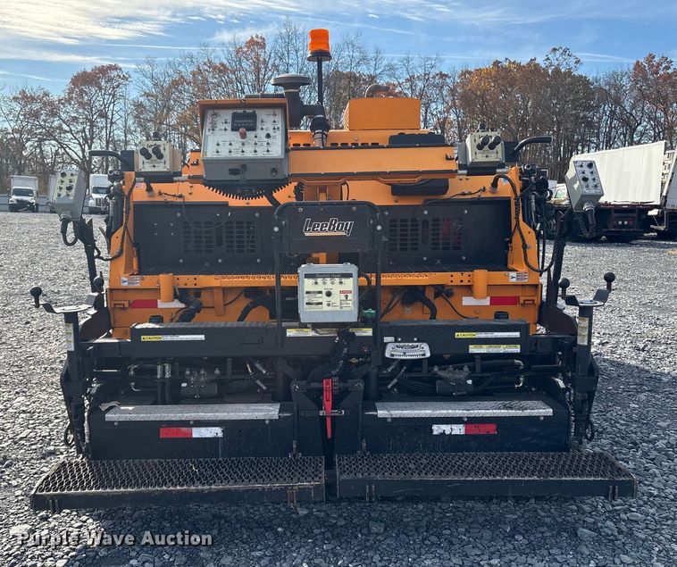 image for item YA1424 2022 LeeBoy 8520B paver