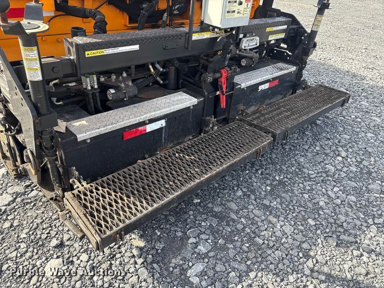 image for item YA1424 2022 LeeBoy 8520B paver