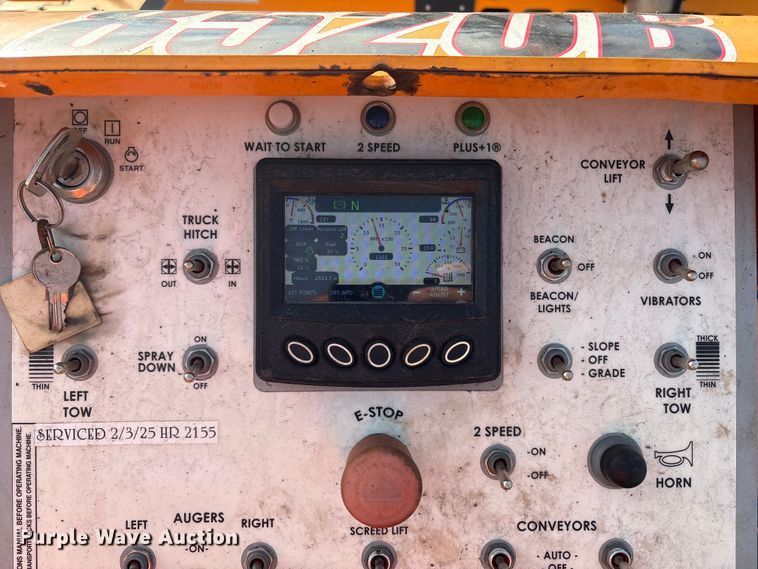 image for item YA1424 2022 LeeBoy 8520B paver