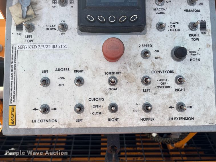 image for item YA1424 2022 LeeBoy 8520B paver