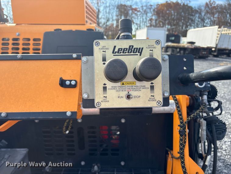 image for item YA1424 2022 LeeBoy 8520B paver