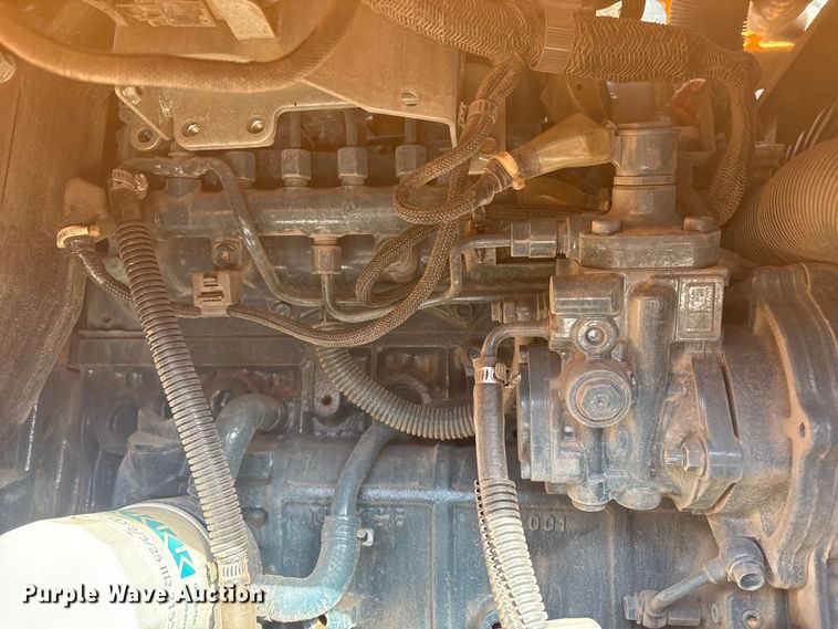 image for item YA1424 2022 LeeBoy 8520B paver