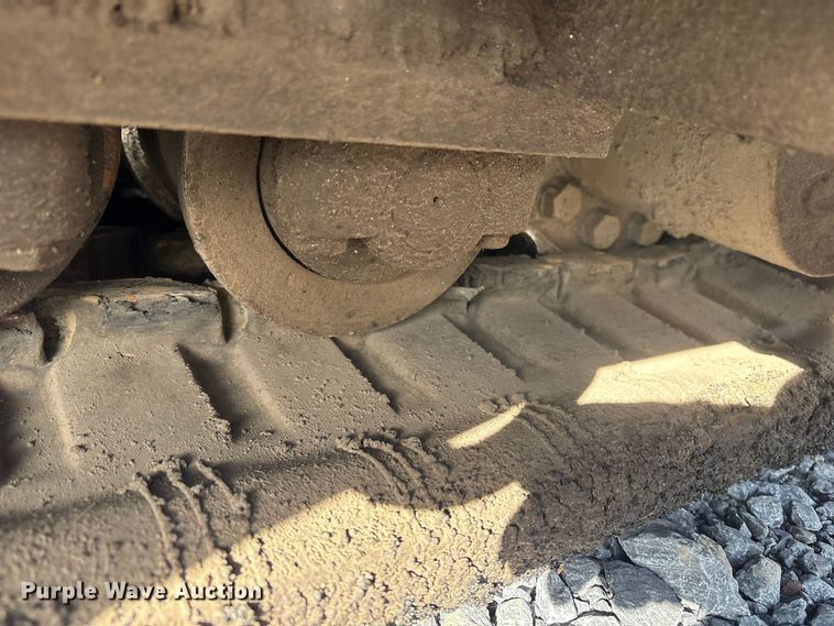 image for item YA1424 2022 LeeBoy 8520B paver