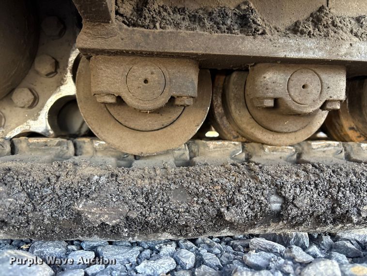 image for item YA1424 2022 LeeBoy 8520B paver