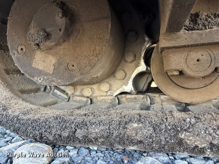 image for item YA1424 2022 LeeBoy 8520B paver