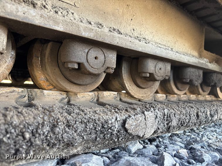 image for item YA1424 2022 LeeBoy 8520B paver