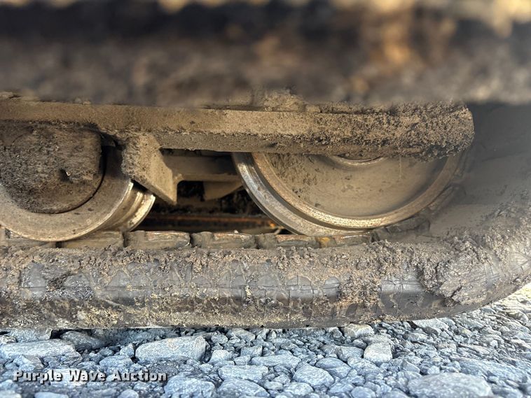 image for item YA1424 2022 LeeBoy 8520B paver