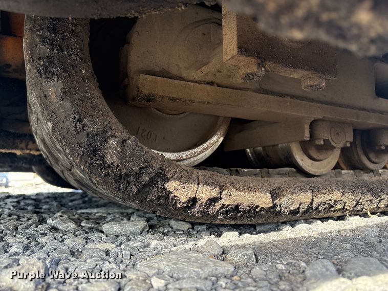 image for item YA1424 2022 LeeBoy 8520B paver