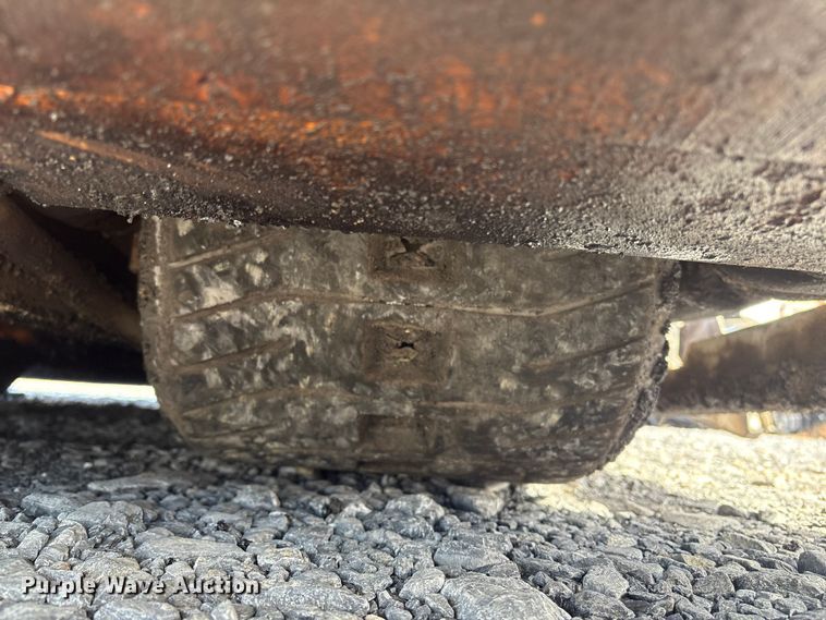 image for item YA1424 2022 LeeBoy 8520B paver