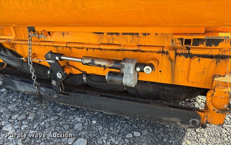 image for item YA1424 2022 LeeBoy 8520B paver