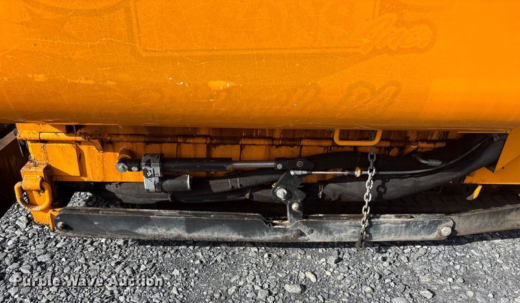 image for item YA1424 2022 LeeBoy 8520B paver