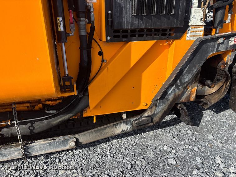 image for item YA1424 2022 LeeBoy 8520B paver