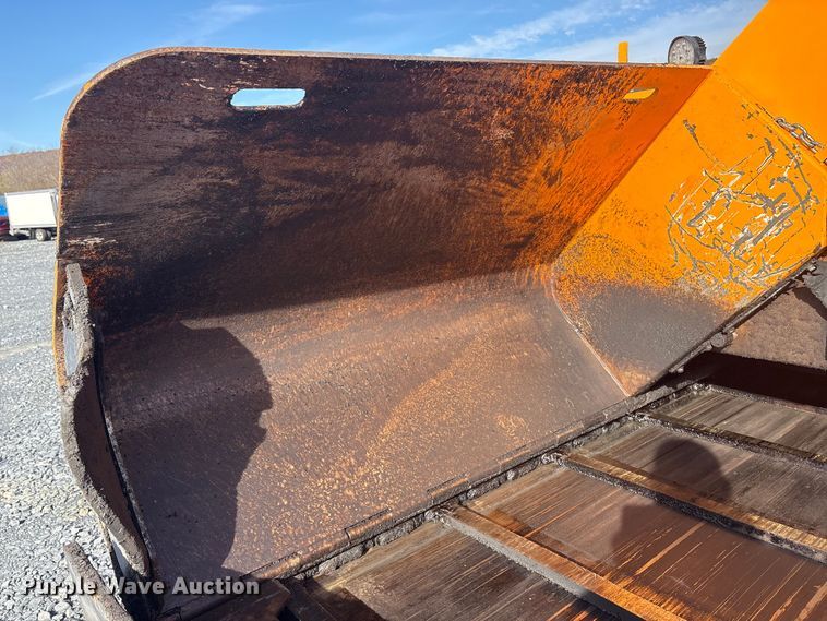 image for item YA1424 2022 LeeBoy 8520B paver