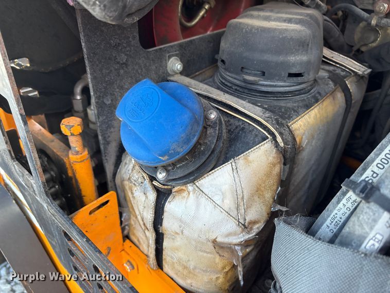 image for item YA1424 2022 LeeBoy 8520B paver