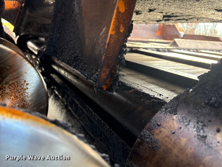 image for item YA1424 2022 LeeBoy 8520B paver