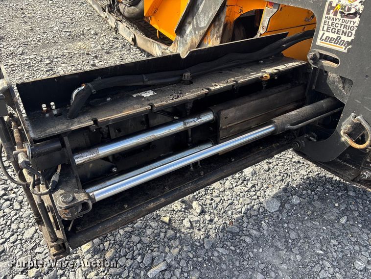 image for item YA1424 2022 LeeBoy 8520B paver