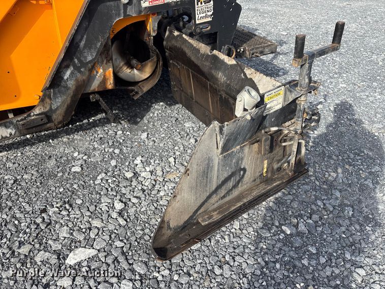image for item YA1424 2022 LeeBoy 8520B paver