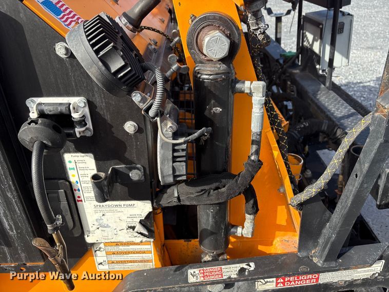 image for item YA1424 2022 LeeBoy 8520B paver