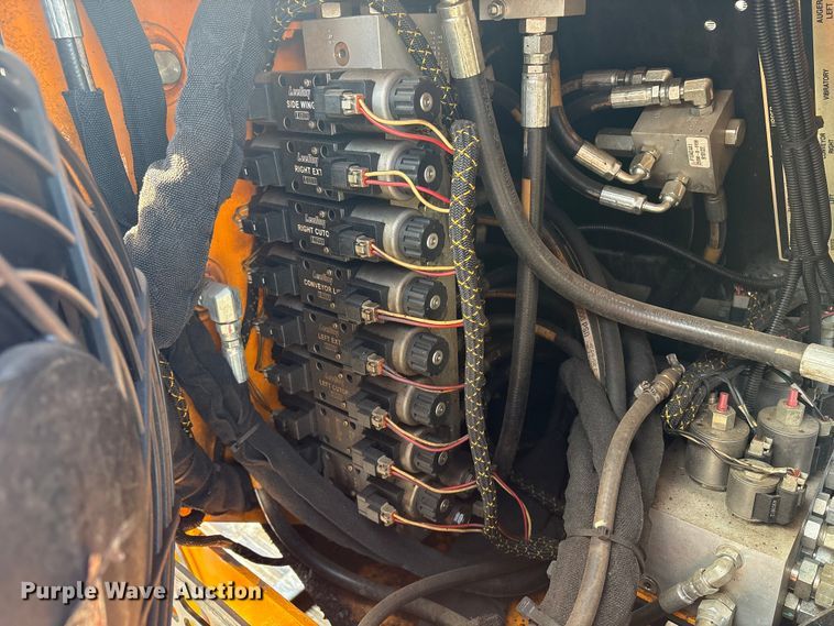 image for item YA1424 2022 LeeBoy 8520B paver