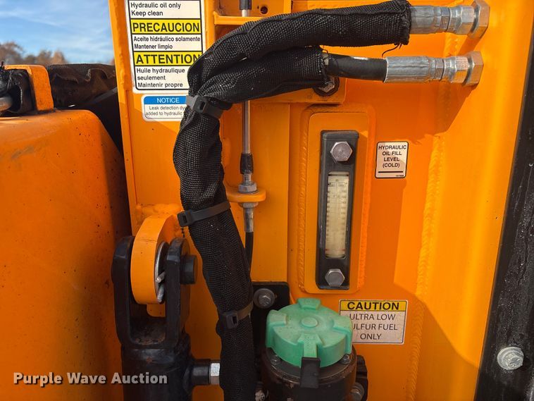 image for item YA1424 2022 LeeBoy 8520B paver