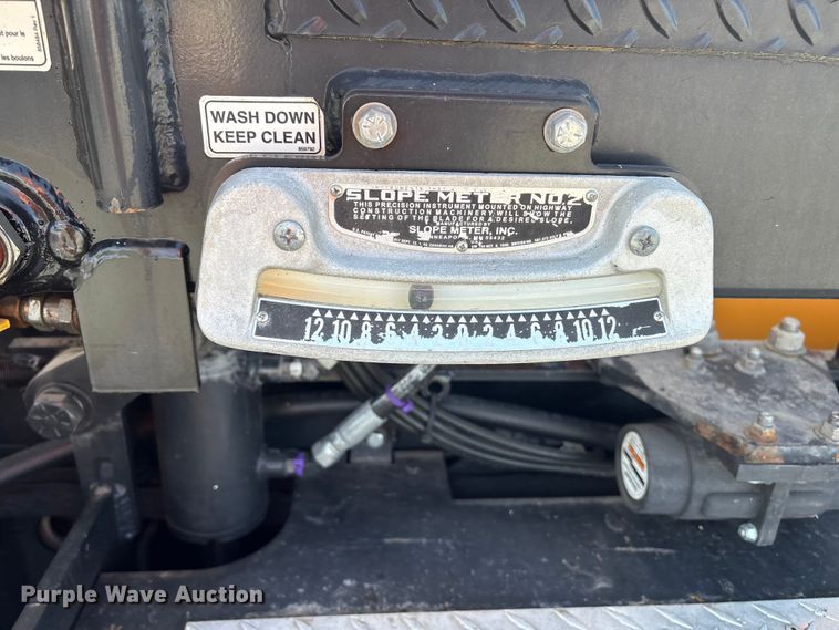 image for item YA1424 2022 LeeBoy 8520B paver