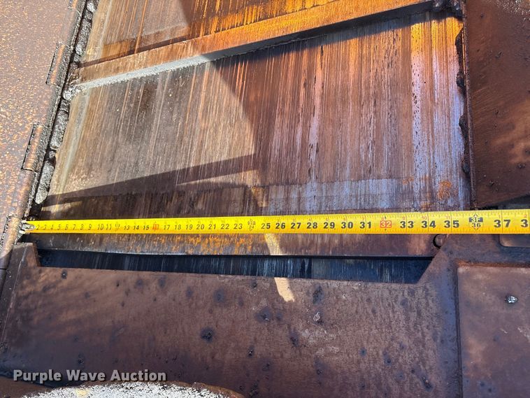 image for item YA1424 2022 LeeBoy 8520B paver