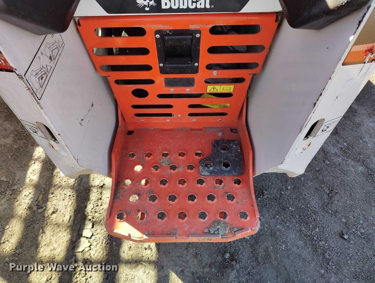 image for item YA1436 2024 Bobcat MT100 compact utility loader