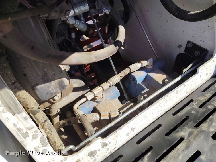 image for item YA1436 2024 Bobcat MT100 compact utility loader