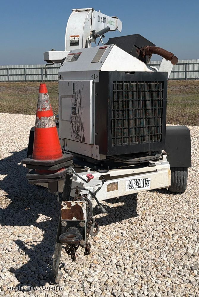 image for item YA1477 2019 Altec DC1317 wood chipper