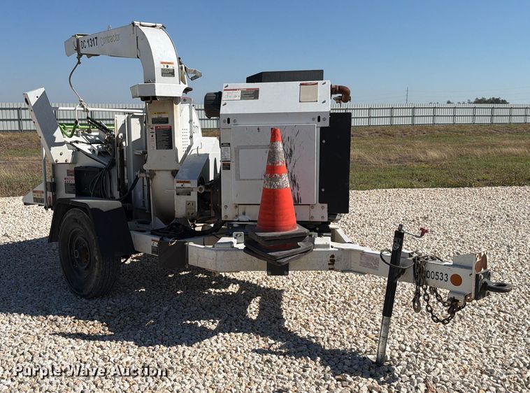 image for item YA1477 2019 Altec DC1317 wood chipper