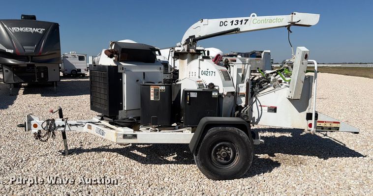 image for item YA1477 2019 Altec DC1317 wood chipper