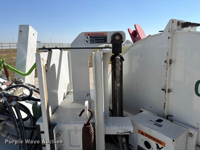 image for item YA1477 2019 Altec DC1317 wood chipper