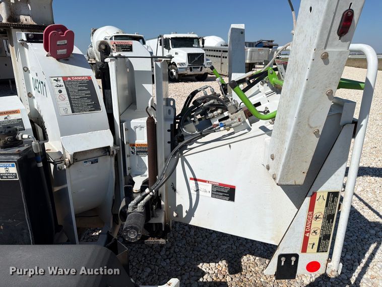 image for item YA1477 2019 Altec DC1317 wood chipper