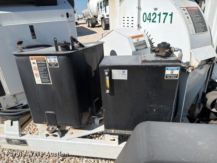 image for item YA1477 2019 Altec DC1317 wood chipper