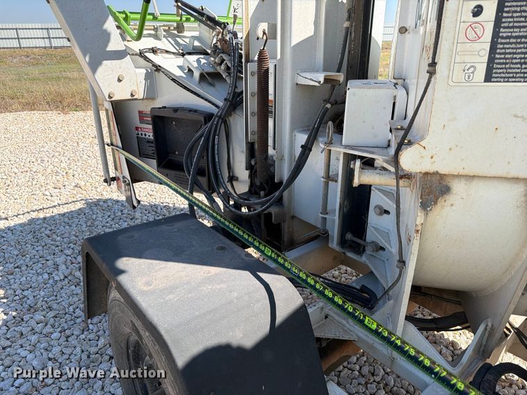 image for item YA1477 2019 Altec DC1317 wood chipper