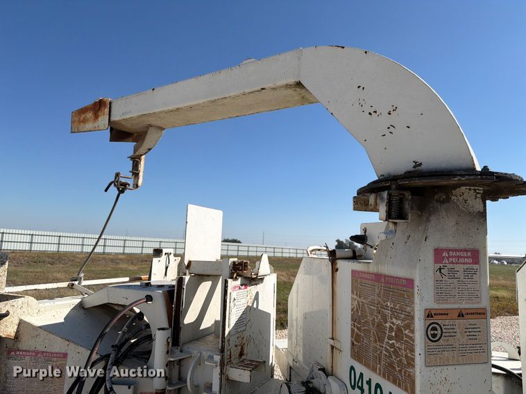 image for item YA1481 2010 Bandit 200 XP wood chipper