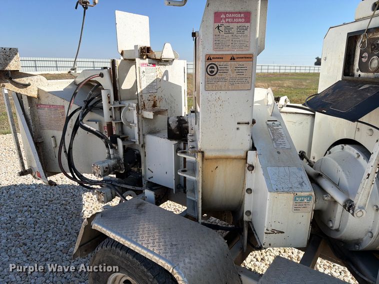 image for item YA1481 2010 Bandit 200 XP wood chipper