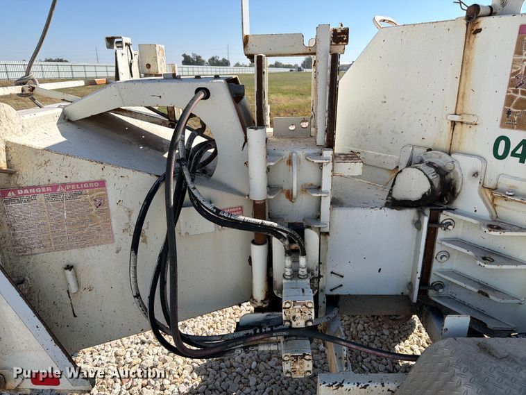 image for item YA1481 2010 Bandit 200 XP wood chipper