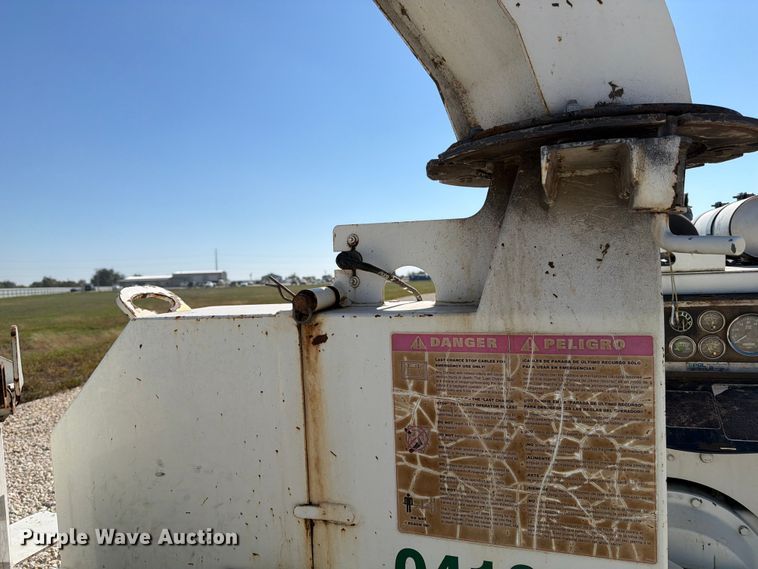 image for item YA1481 2010 Bandit 200 XP wood chipper