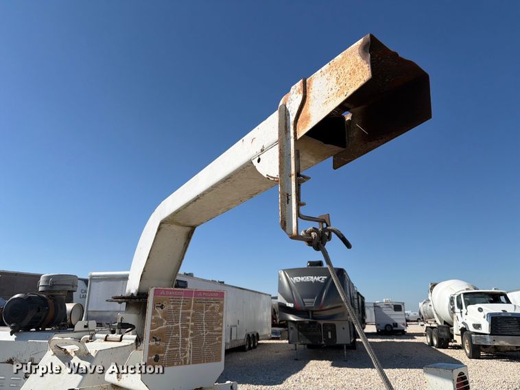 image for item YA1481 2010 Bandit 200 XP wood chipper