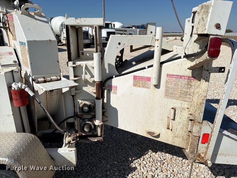 image for item YA1481 2010 Bandit 200 XP wood chipper