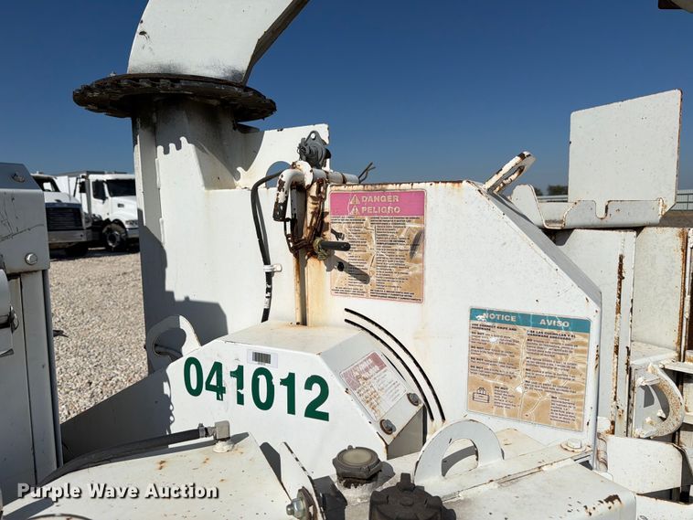 image for item YA1481 2010 Bandit 200 XP wood chipper