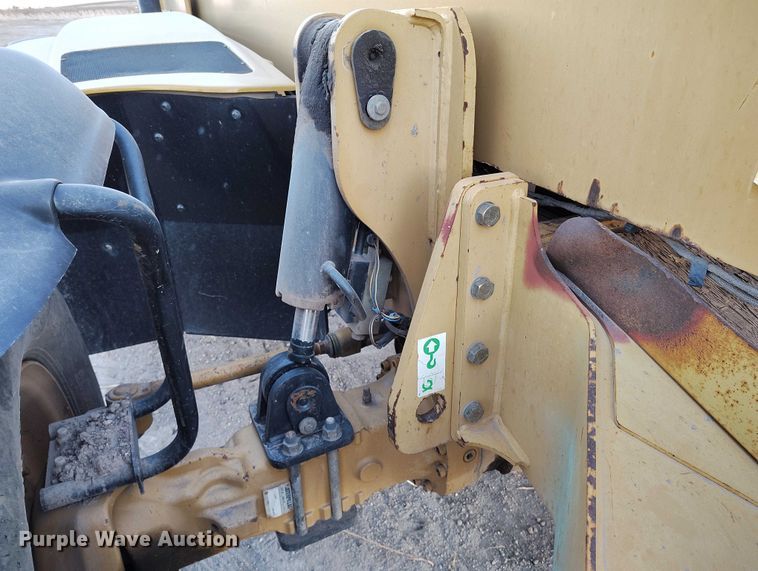 image for item YA1502 2004 Caterpillar TH560B telehandler